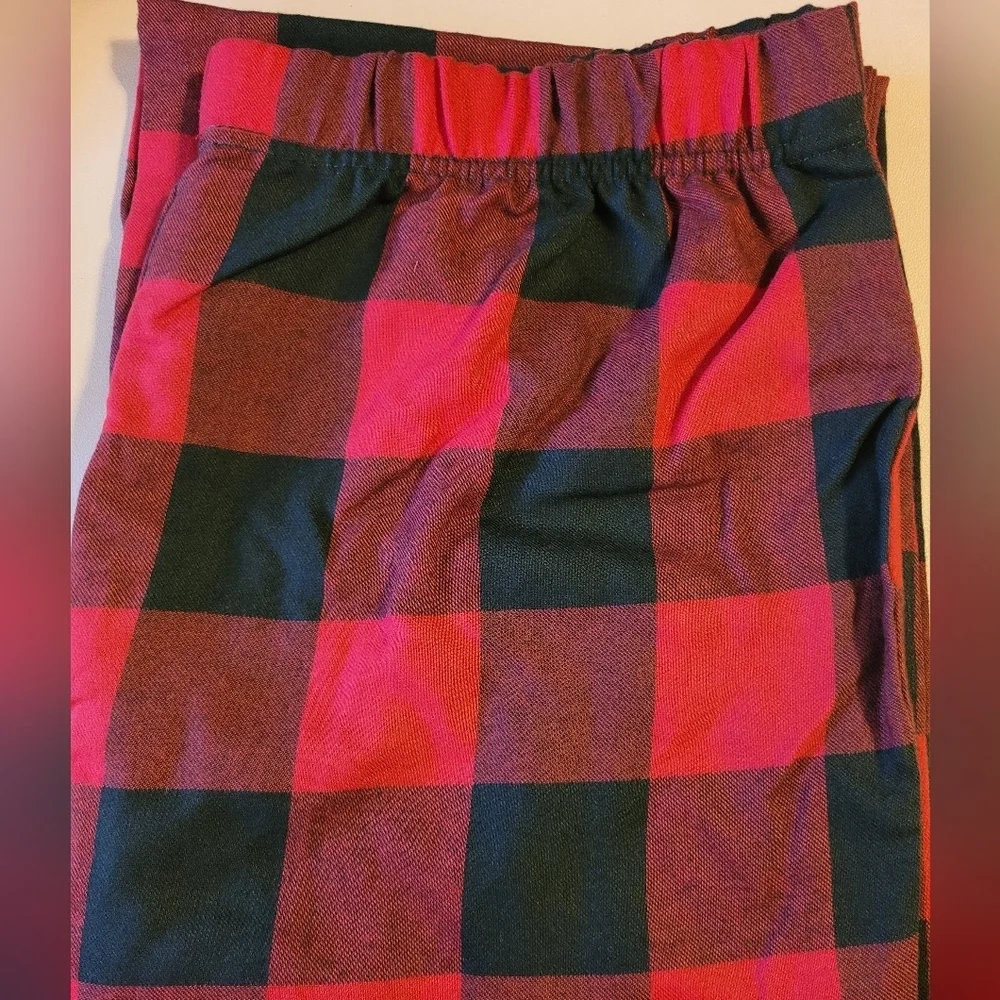 Buffalo Checked Red Black Christmas Pajama Top Pants North Pole Trading Husky